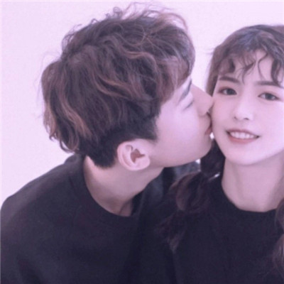 情侣秀恩爱头像一对两张_情侣头像00后专属2020最新的