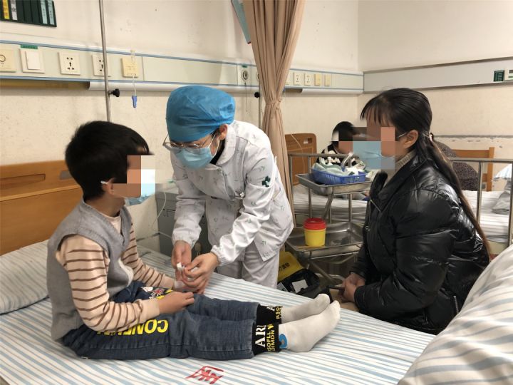女护士追着“抢”患者家属手机,原因竟然是……插图4 女护士追着“抢”患者家属手机,原因竟然是……插图4
